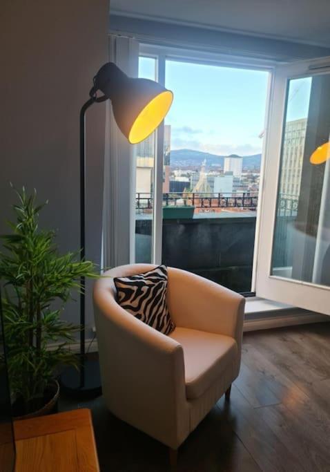 City Centre Top Floor Apartment In Belfast City Centre Dış mekan fotoğraf